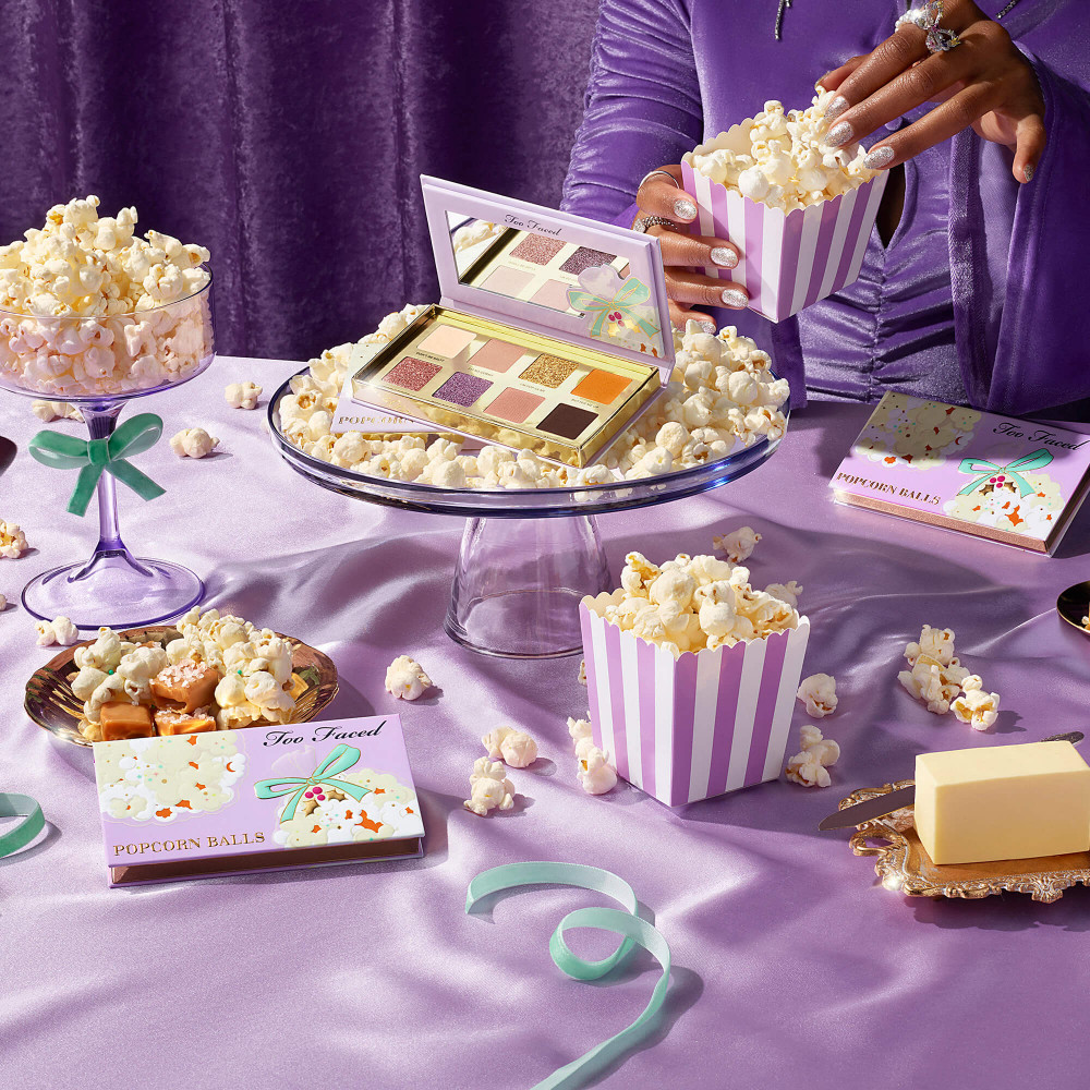 Мини палетка Popcorn Balls Mini Eye Shadow Palette